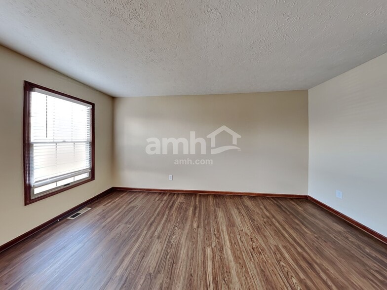 Building Photo - 5829 Sharets Dr