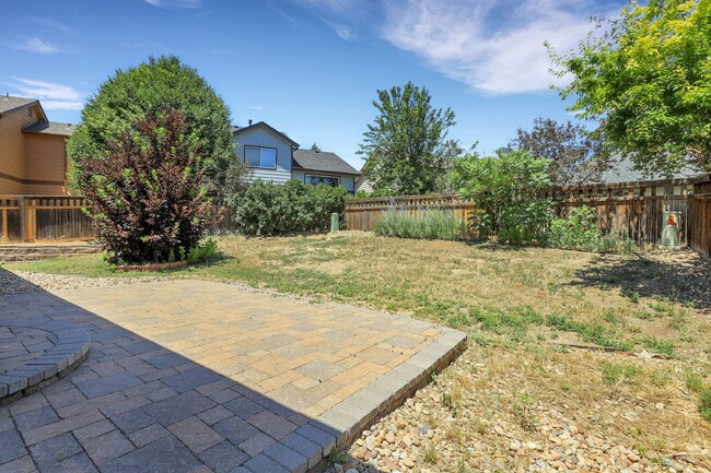 Building Photo - $2,295.00, 2 bedroom plus office, 2 bathro...
