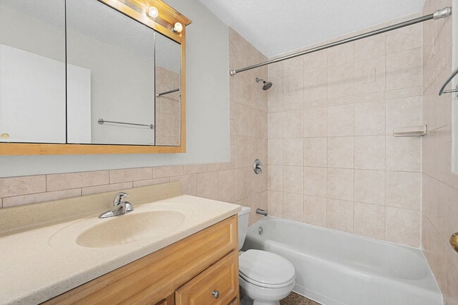 Building Photo - 1400 N State Pkwy