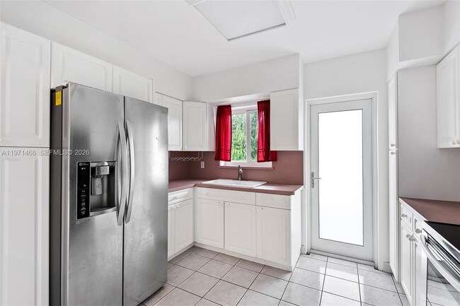 Building Photo - 600 Layne Blvd