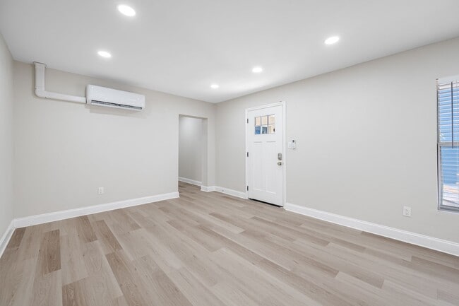 Building Photo - Modern Island Living at 140 E Davis – Renovated 1, 2 & 3 Bedroom Apartments in the Heart of Davis...