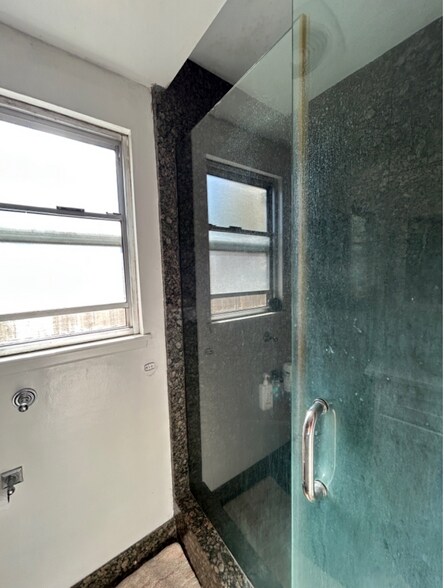 Building Photo - 232 Daytona Dr