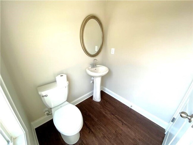 Building Photo - 912 Sweetwater Grove