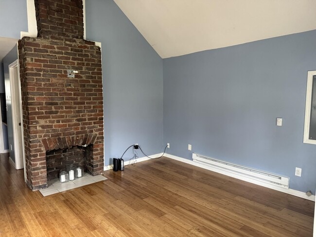 Building Photo - 633 Ohio St