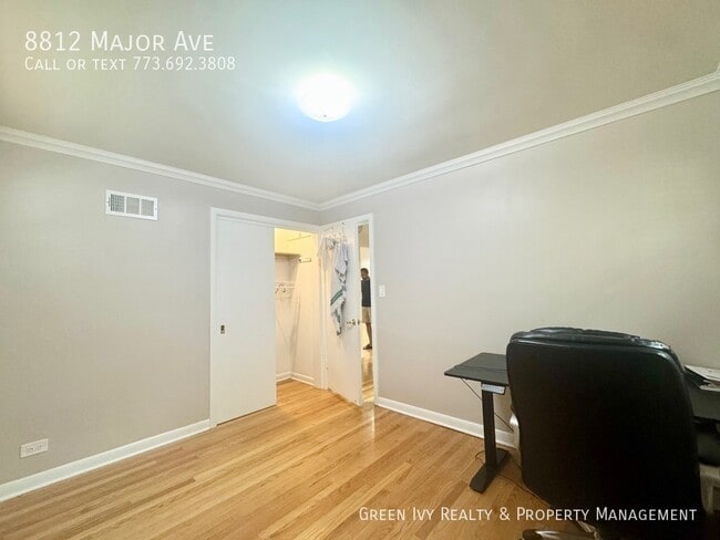 Building Photo - 8812 Major Ave