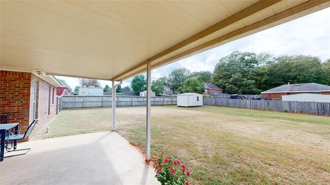 Building Photo - 275 Allen Dr