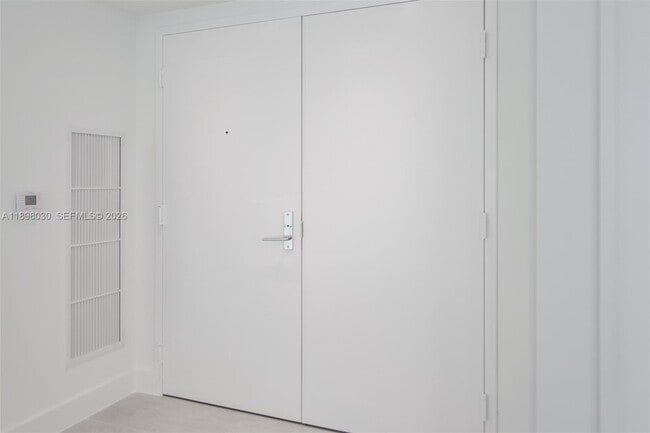 Building Photo - 700 NE 24th St