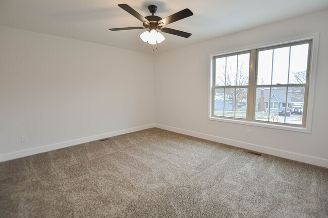 Building Photo - 106 Adkins St