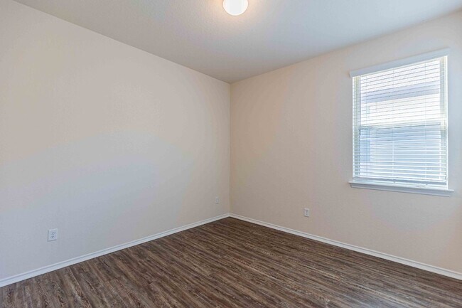 Building Photo - 11219 Pomona Park