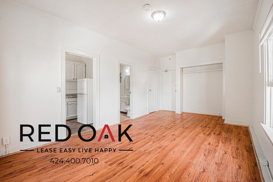 Building Photo - 443 S Catalina St