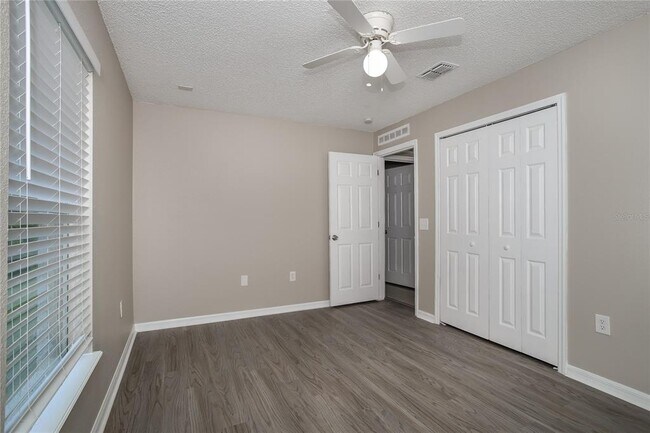 Building Photo - 1118 Chesterfield Ct
