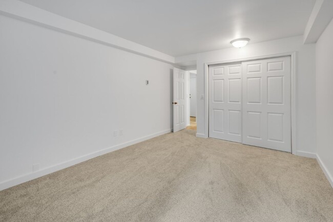 Building Photo - 1Bd/1Ba Redmond Condo