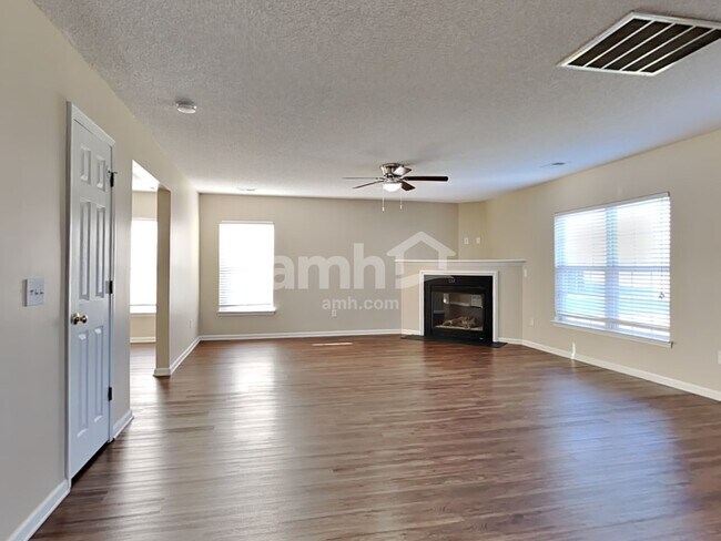 Building Photo - 235 Emerald Isle Dr