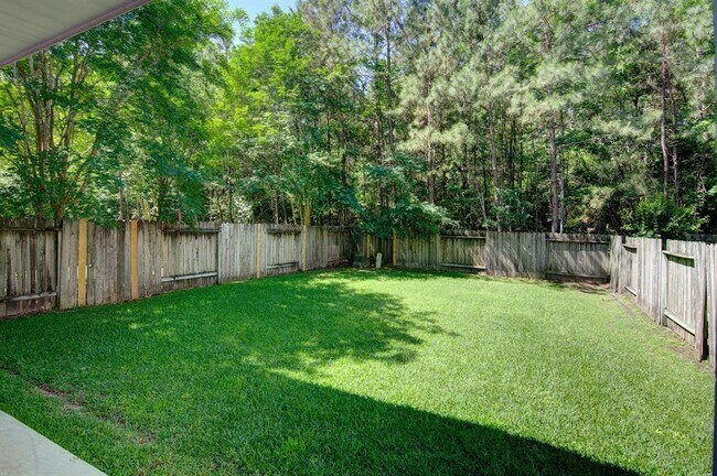 Building Photo - 147 Ledgestone Pl