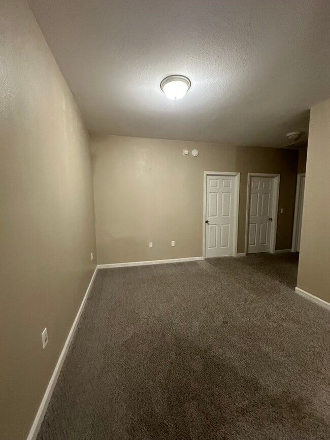 Building Photo - 22 Sir Lancelot Way