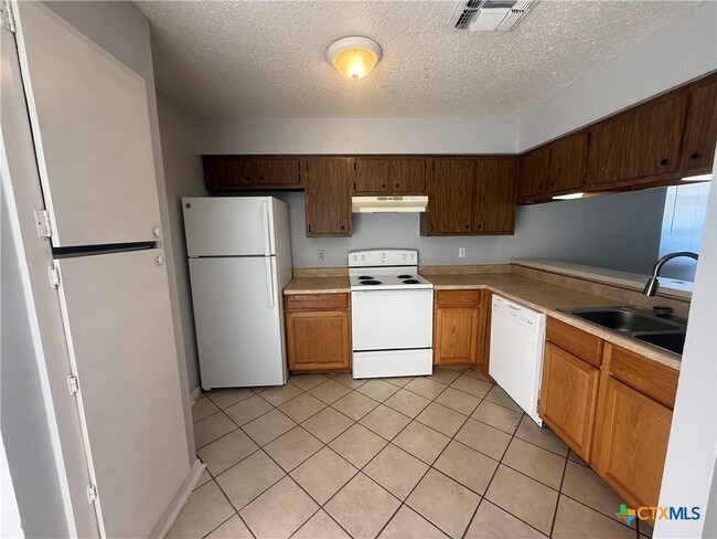 Building Photo - 102 Cockerham St