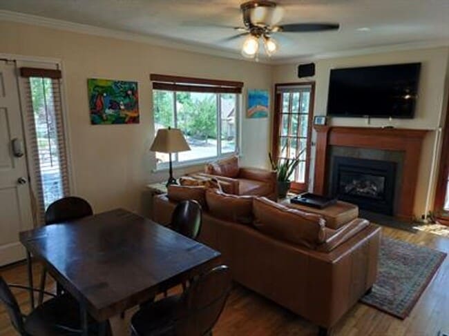 Building Photo - Charming Home located in the Avenues in Sa...