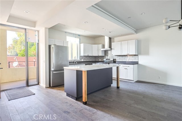 Building Photo - 14754 Gilmore St