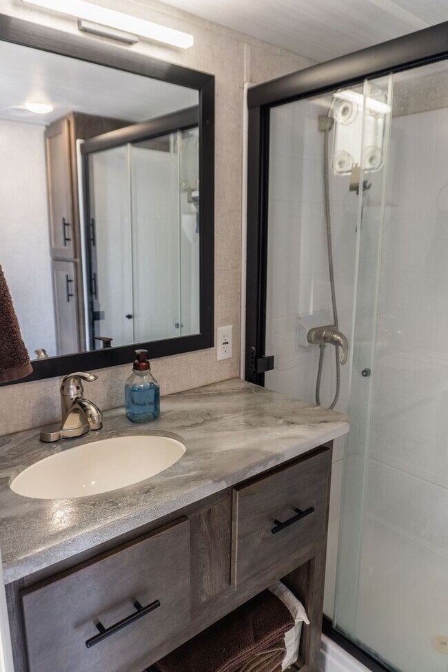 Building Photo - Turn-Key Park Model in Yuma Foothills – Fu...