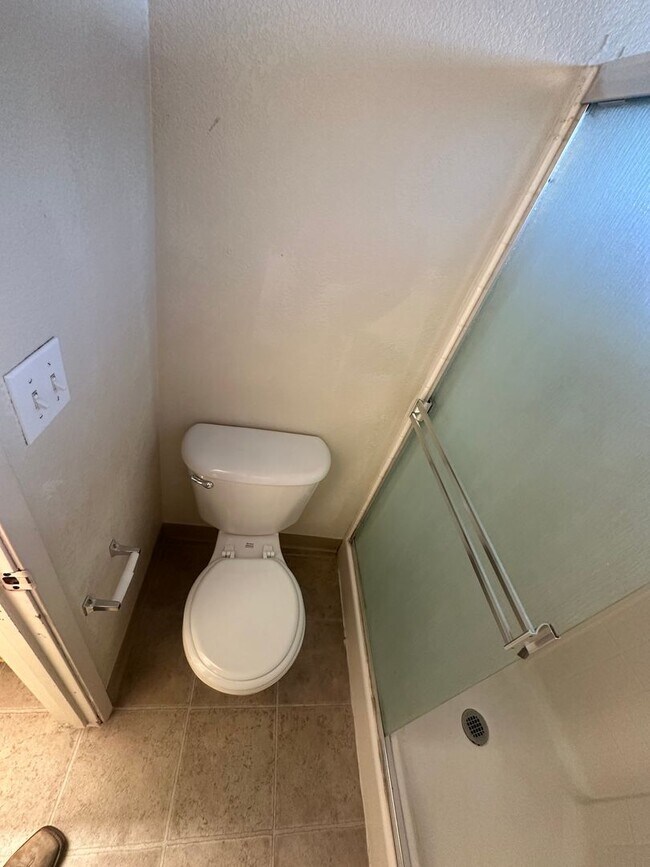 Building Photo - Four Bedroom Two Bathroom Home for Rent