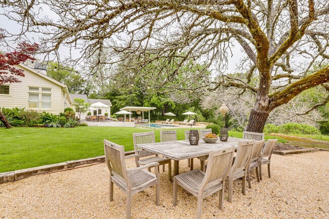 Building Photo - 6256 Dry Creek Rd