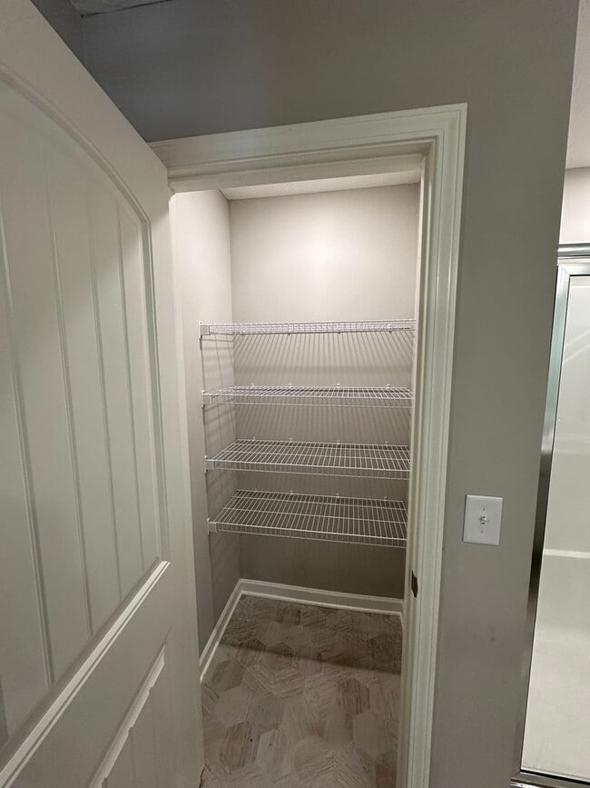 Building Photo - Beautiful 2 Bed 2.5 Bath Townhome *ZONED FOR BLACKMANS SCHOOLS*