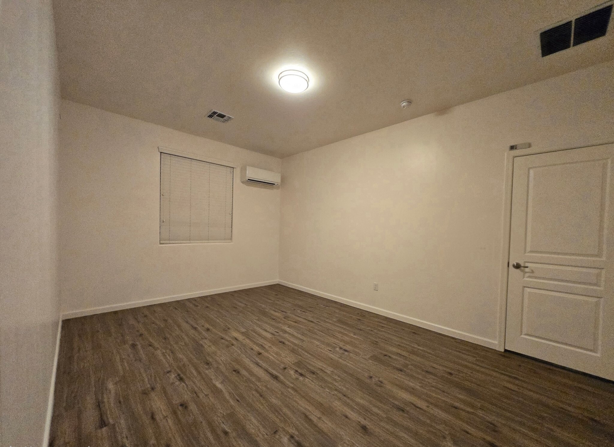 Building Photo - 579 W Camino Sorpresa