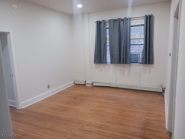 Building Photo - 83 N Willow St