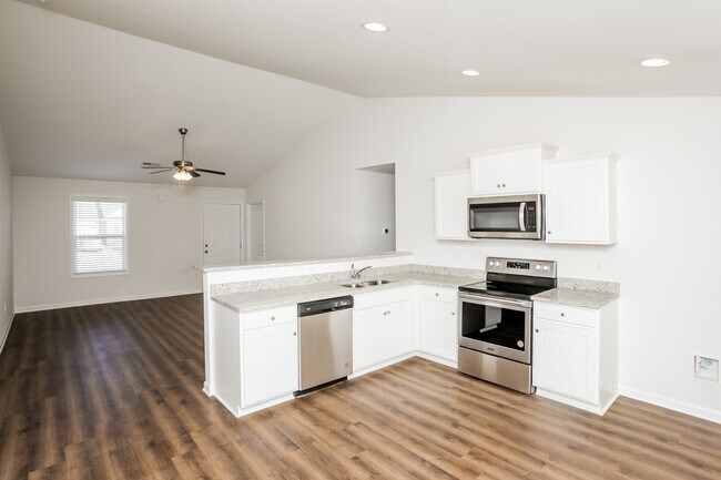 Building Photo - 485 Conifer St