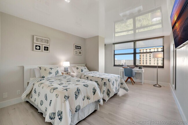 Building Photo - 3450 S Ocean Blvd