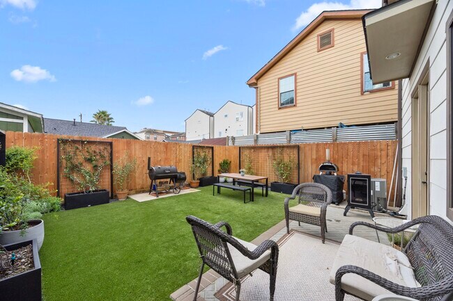 Building Photo - 5907 Kiam St