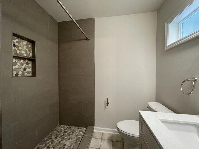 Building Photo - 205 W Drake Ave