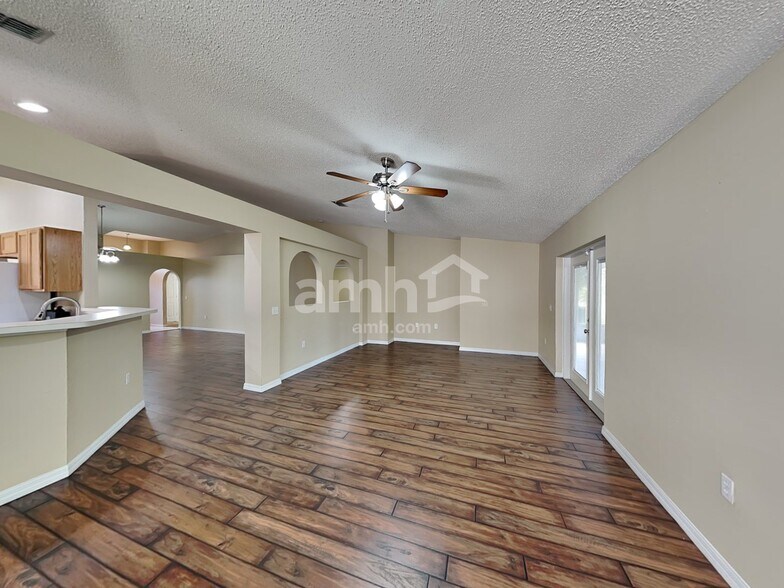 Building Photo - 1683 Sorento Cir