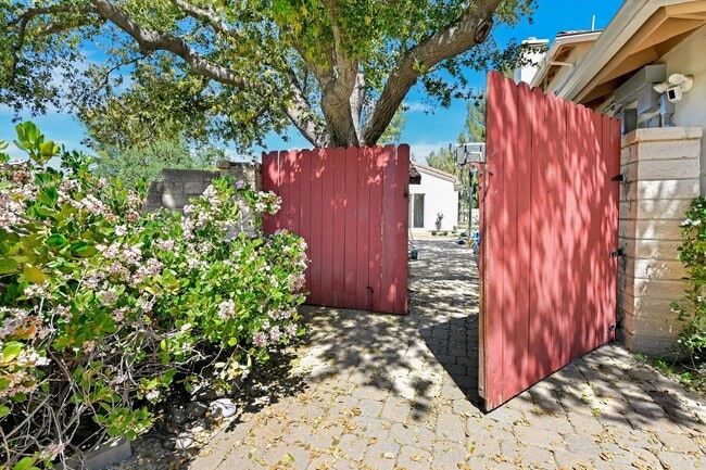 Building Photo - RENT DROP & 50% Off 1st Mo.! New 1 Bed + Flex Rm & 2 Bath ADU – Agoura Hills | 800 Sq Ft