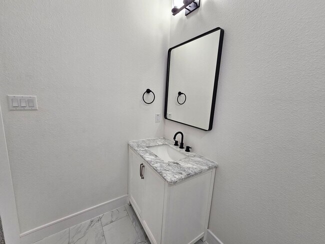 Building Photo - Available now ready for immediate move in ...