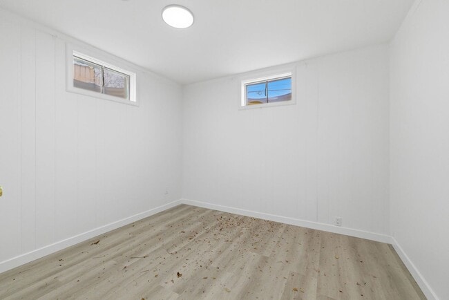 Building Photo - Spacious 5-Bedroom Home with Modern Updates and Natural Light