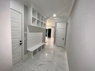 Building Photo - 960 Nours Cir SE