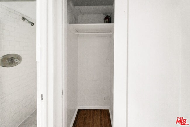 Building Photo - 351 N Sierra Bonita Ave