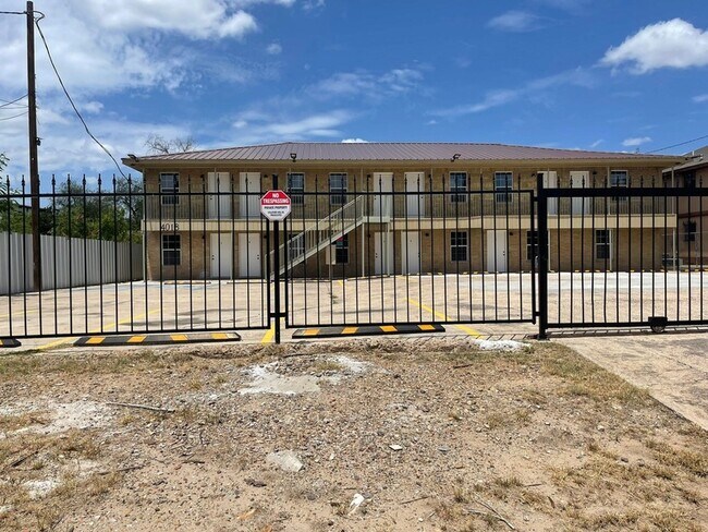 Building Photo - 4018 San Agustin Ave