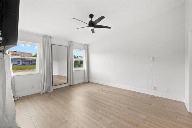 Building Photo - 10352 Mateo Ct