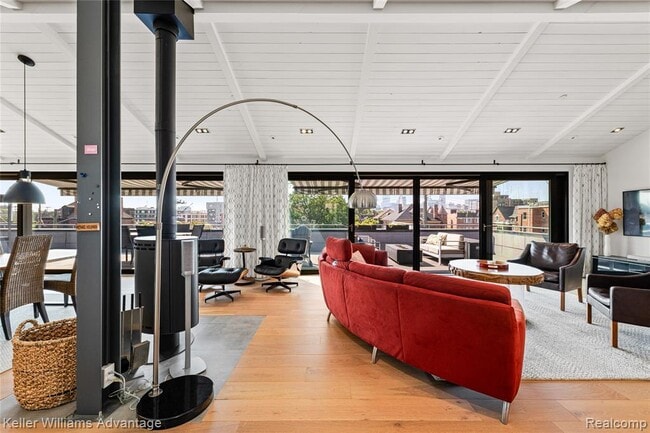 Building Photo - 284 Eliot St