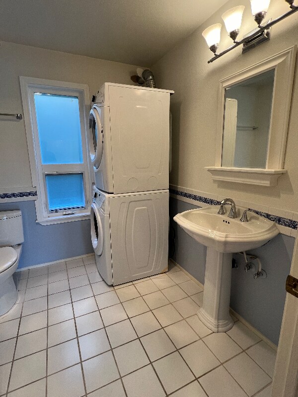 Building Photo - 215 14th Ave E