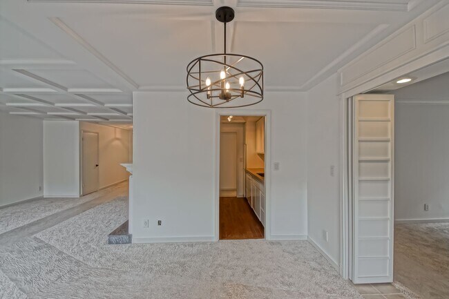 Building Photo - Newly Remodeled, Bright & Airy End Unit Condo in the beautiful "Villa Florenza" Complex in the he...
