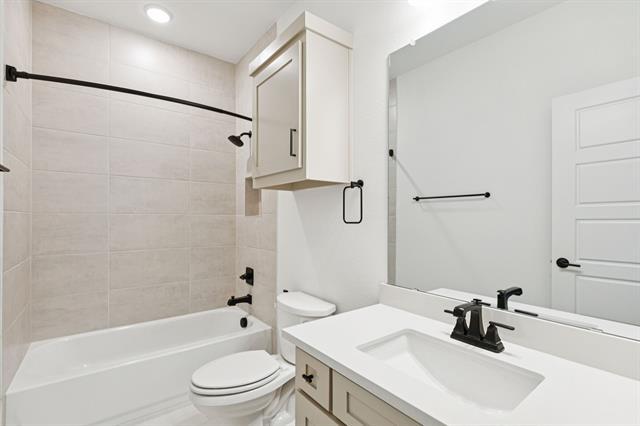 Building Photo - 1415 Woodpecker Ln