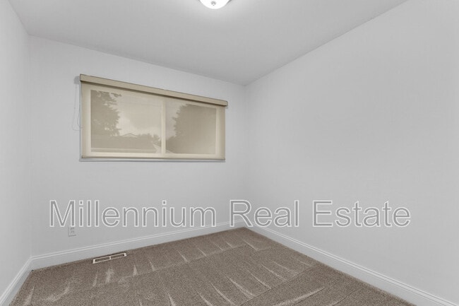 Building Photo - 4916 Rioview Dr