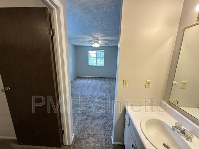 Building Photo - 154 Snow Ln