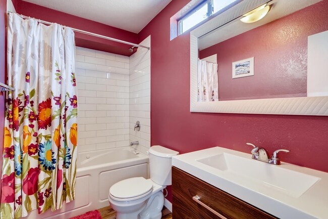 Building Photo - !!!MOVE IN SPECIAL - 50% off !!! Upgraded 4 Bedroom/3 bath Home with Pool & Detached Pool House/O...