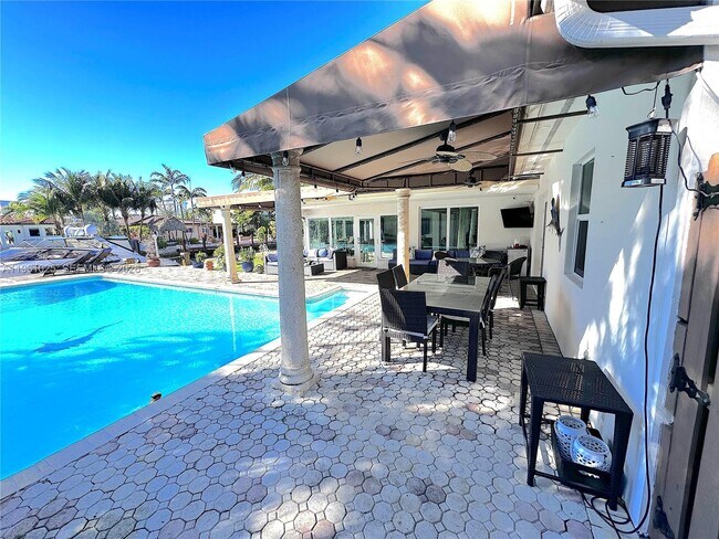 Building Photo - 13000 Coronado Ln