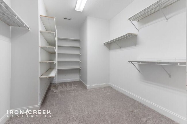 Building Photo - 1904 Bearberry Ln