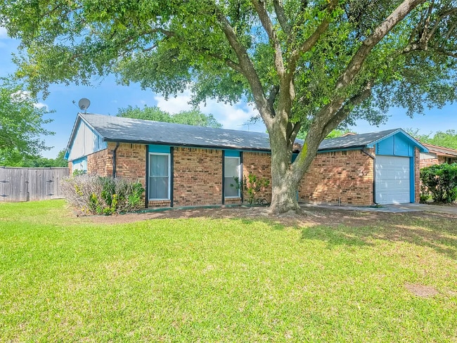 Building Photo - 5908 Mimosa Ln